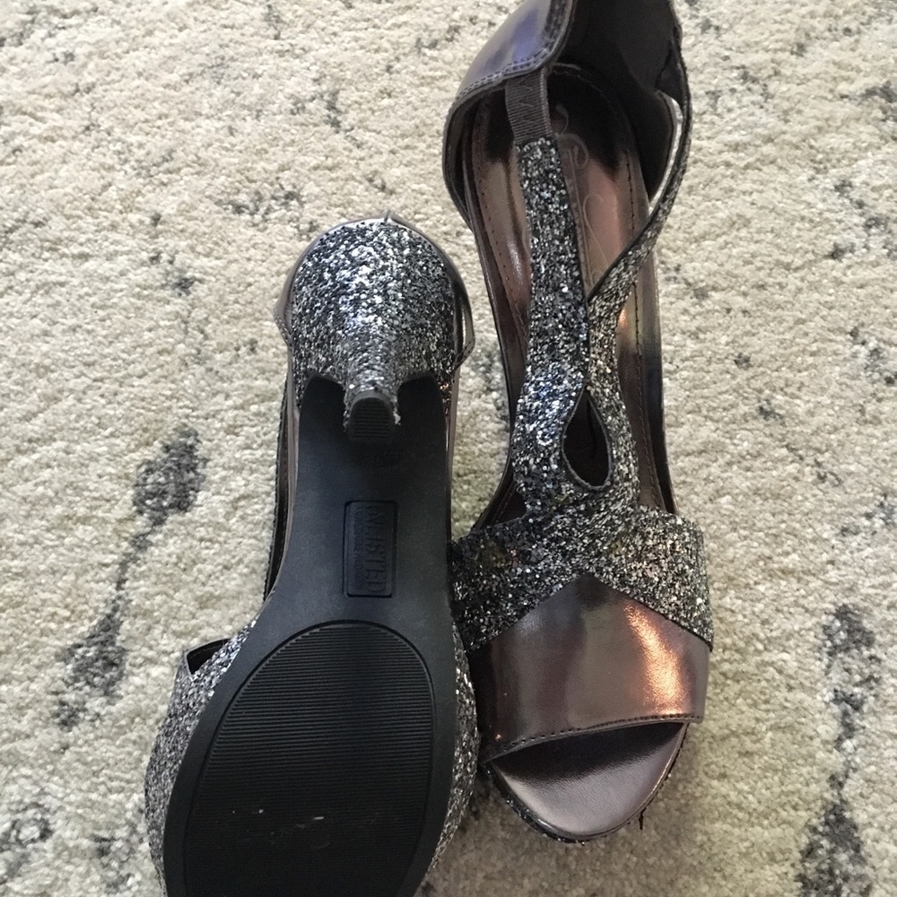 Silver Platform Heels - Picture 3 of 7